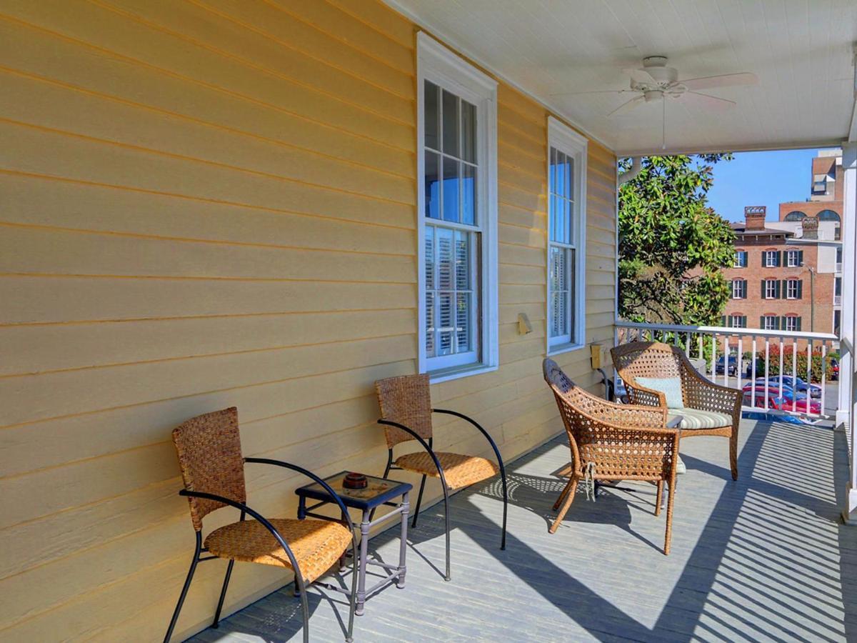 Bird Baldwin Forsyth Suite Savannah Exterior photo